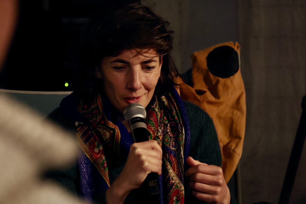 Clara Arnaud (@Coralie Havas)