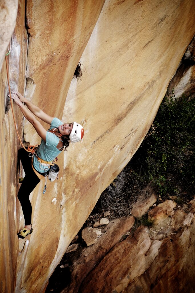 Lara Amoros en falaise @Lara Amoros