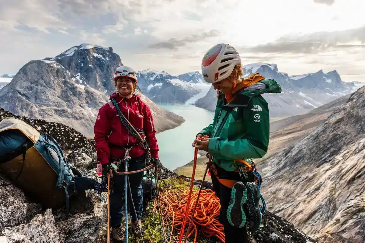 Au sommet d'une des grandes voies au Groenland (@Ramona Waldner)